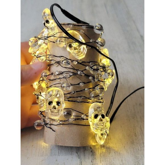 Halloween light up skulls string light Cosmo home accessory - Picture 5 of 8
